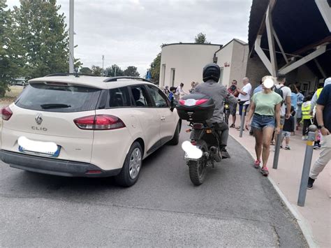 Strade scolastiche o traffico davanti alle scuole Una questione di civiltà