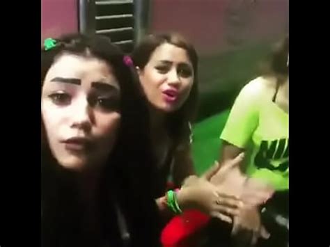 فتيات يرقصو بأحلي رقص وجسم ساخن XVIDEOS