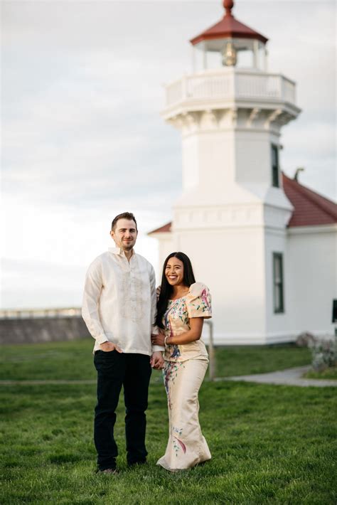 Traditional Filipino Clothing for Engagement Photos