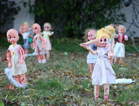 Scary Outdoor Halloween Decorations That Will Make Your Neighbors