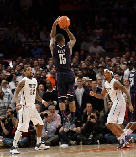 Kemba Walker Buzzer Beater Uconn Beats Pittsburgh In Big East