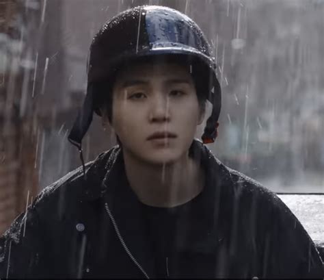 ximena on Twitter una vez yoongi en weverse escribió esta lloviendo