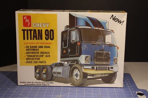 AMT CHEVROLET TITAN 90 TRUCK TRACTOR 1 25 Scale SEALED KIT Model