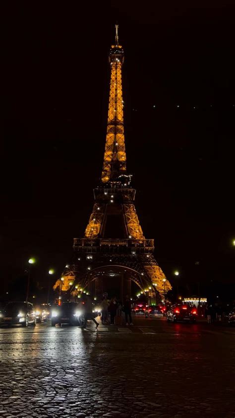 Breathtaking Eiffel Tower Time Lapse