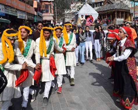 Winter Carnival 2020 Draws Tourists, Cultural Troupes To Manali - Hill Post