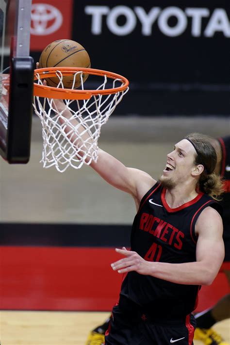 Pistons Sign Kelly Olynyk To Three-Year Deal – MotownPistons.com