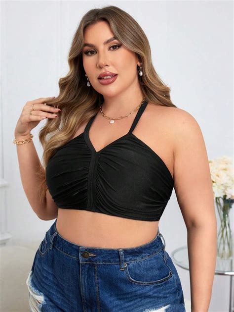 SHEIN Swim Chicsea Plus Size Solid Color Halter Neck Bikini Top SHEIN UK