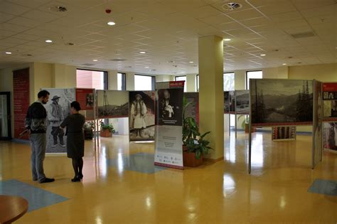 Zajrzyj Do Biblioteki UKW Zapraszamy Do Zwiedzania Wystawy Dialog O