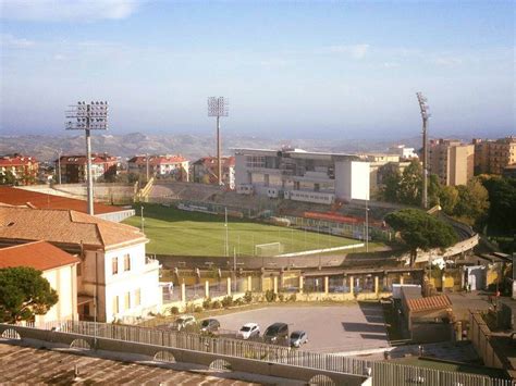 Stadio Nicola Ceravolo Intitolate Due Aree A Due Grandi Figure Dello