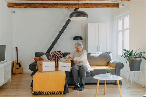 Your Seminole, FL Downsizing Donation Guide | Lake Seminole Square