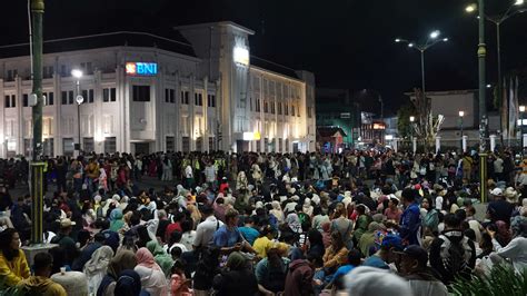 Lautan Manusia Penuhi Malioboro Saat Malam Tahun Baru Pemkot Jogja