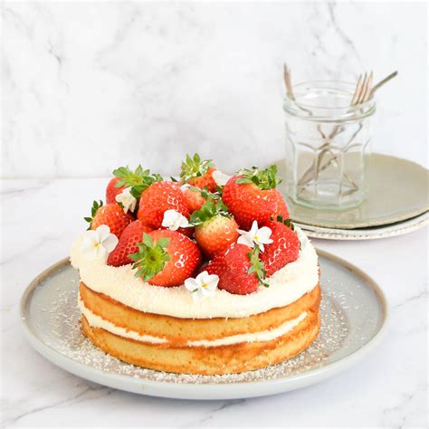 Aardbei Limoncello Naked Cake