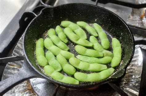 ホクホクand香ばしい！焼き枝豆の作り方 Icoro