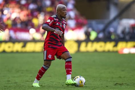 Marinho Notifica Flamengo Para Ser Reintegrado Ao Elenco Principal