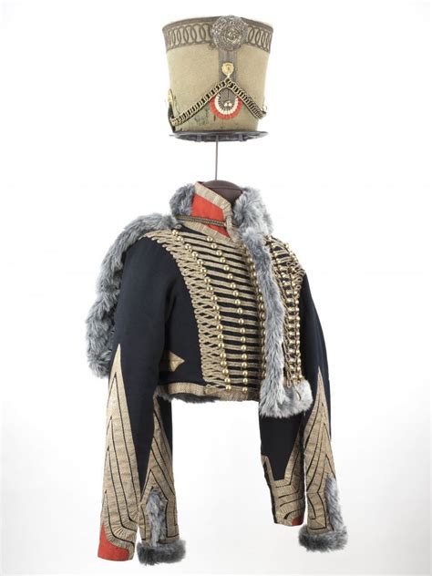 Shako Pelisse Gilet Et Dolman Ayant Appartenu Au Colonel De Marbot