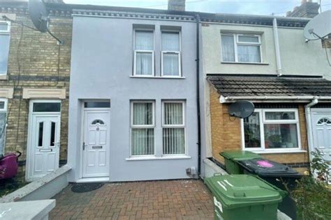 Bed Terraced House To Rent In Parliament Street Peterborough Pe