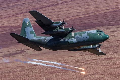 Por que é tão difícil substituir o C 130 Hercules Cavok Brasil