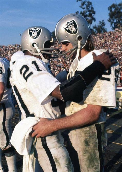 Pin By Brutus Okelly On Sports Football Oakland Raiders Raiders