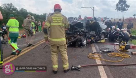 Carros ficam destruídos e ocupantes feridos em forte batida na BR 277