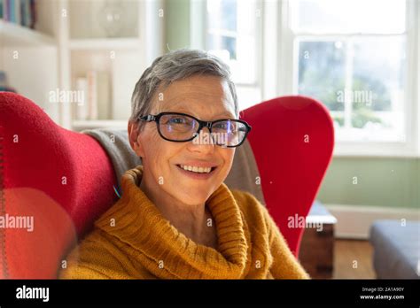 Mature Woman Alone Sitting Hi Res Stock Photography And Images Alamy