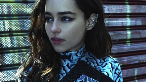 Emilia Clarke Credits Her Blonde Wig For Creating Cult Khaleesi Racked