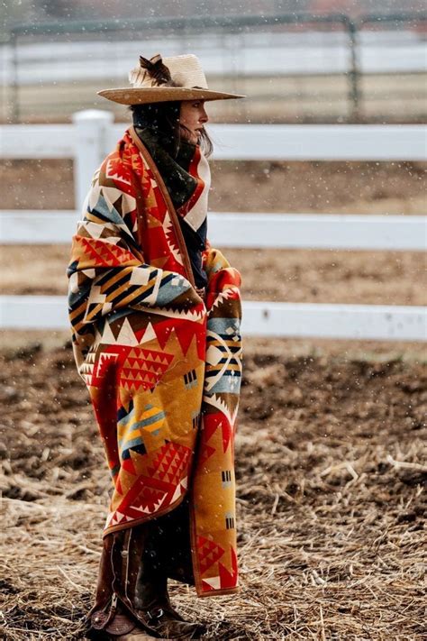 Pin By Minka Schumese On Greygreigelovley Native American Fashion