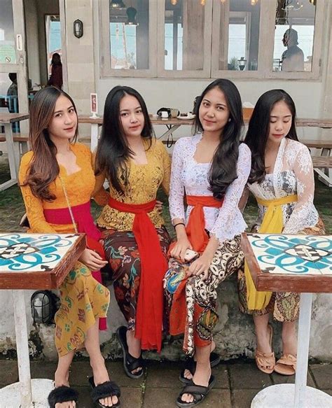 Gadis Bali I 💗 Balinese Girls Batik Kebaya Kebaya Dress Beautiful Dark Skinned Women