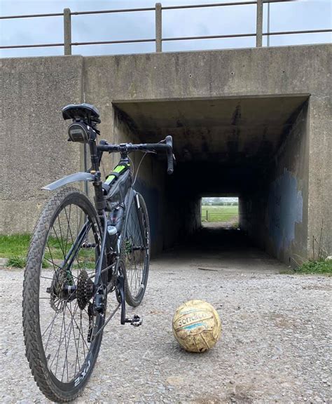 Secrets of the balancing bike trick - revealed. | theraceforthecafe.com