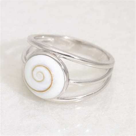 Bague A Lys En Argent Blanc Et Oeil De Sainte Lucie Ae