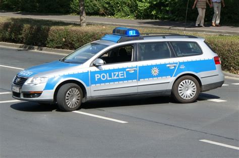 Funkstreifenwagen VW Passat Variant Der Polizei Arnsberg