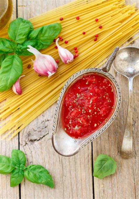 Salsa Al Pomodoro Casalinga Per Pasta E Carne Dai Pomodori Freschi Con