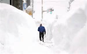 日本大雪致11人死亡 局部积雪超2米组图新浪新闻