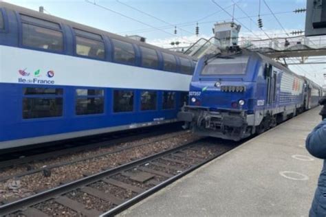 Tomb Sur Les Voies De La Ligne J Colombes Un Homme Est Sauv In