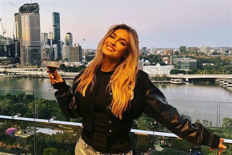 Selling Sunsets Chrishell Stause Has an Impressive Net Worth