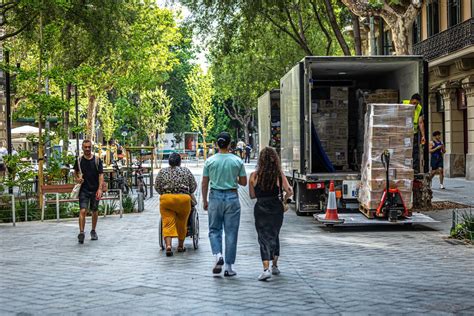 Escenas Inesperadas De La Superilla Del Eixample Fotos