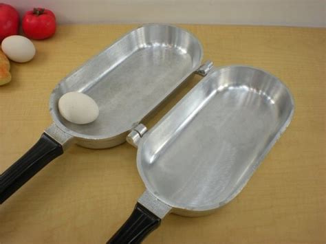 Guardian Service Cast Aluminum Cookware Omelet Hinged 2