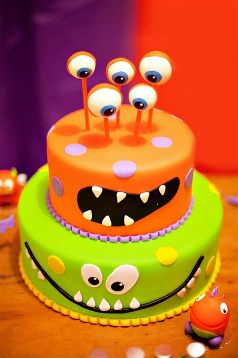 37 Cute & Non scary Halloween Cake Decorations