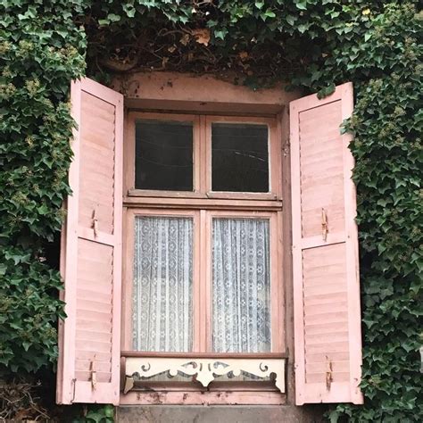 Merveill E Devant Cette Maison De Campagne Aux Tons Rose Poudr Et