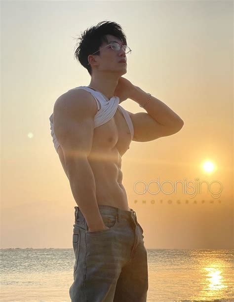 Hot Dudes Good Mood on Twitter RT adonisjing2020 期待他的作品吗