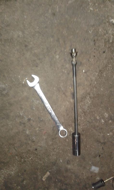 замена пробки маслоподдона двигателя. Проварачивается пробка. — Honda ...