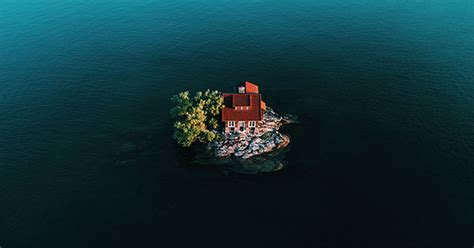 The smallest island in the world is inhabited