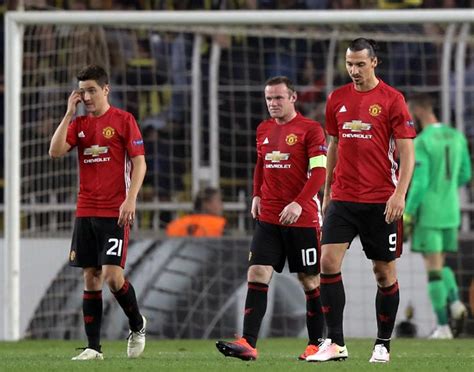 Mourinhos Woes Continue As Manchester United Lose Again Rediff Sports