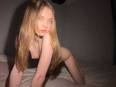 Can You Stick Your Dick In My Pussy Up To The Balls Nudes ElegantNSFW NUDE PICS ORG