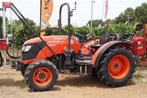 Kubota M6040: Specs, Engine, Transmission, Dimensions + PDF Manuals