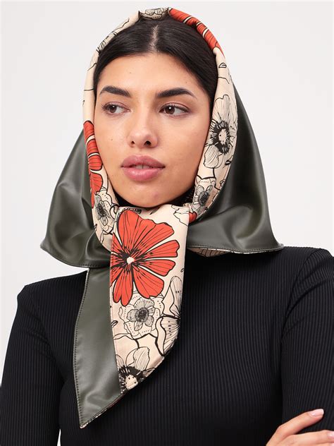 Купить Платок женский из экокожи HS.001/хакибежFlowers по выгодной цене ...