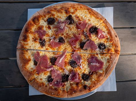 Where to find the best pizza in Savannah GA — Savannah Proper