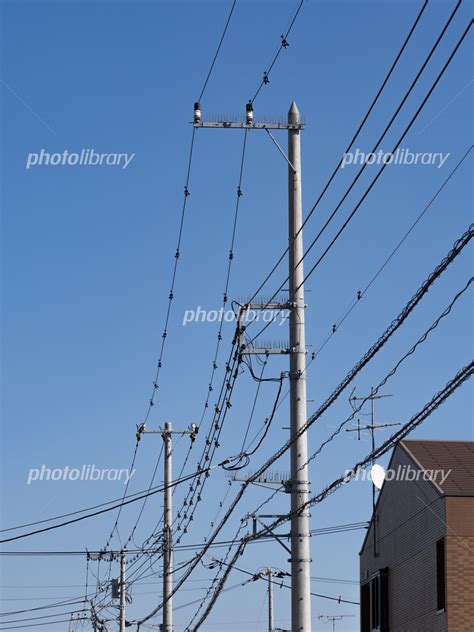 電線と電柱 写真素材 6195207 フォトライブラリー Photolibrary