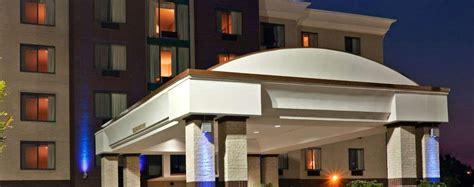 Holiday Inn Express Hotel & Suites Birmingham, Birmingham - HotelTonight