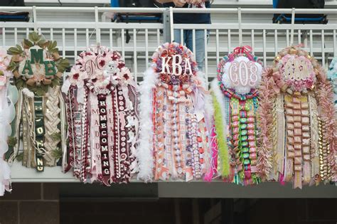 Texas Homecoming Mum Season Is Here What To Know About The Tradition