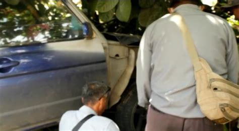 Kecelakaan Di Cibobos Lebak Motor Tertabrak Hingga Masuk Kolong Minibus